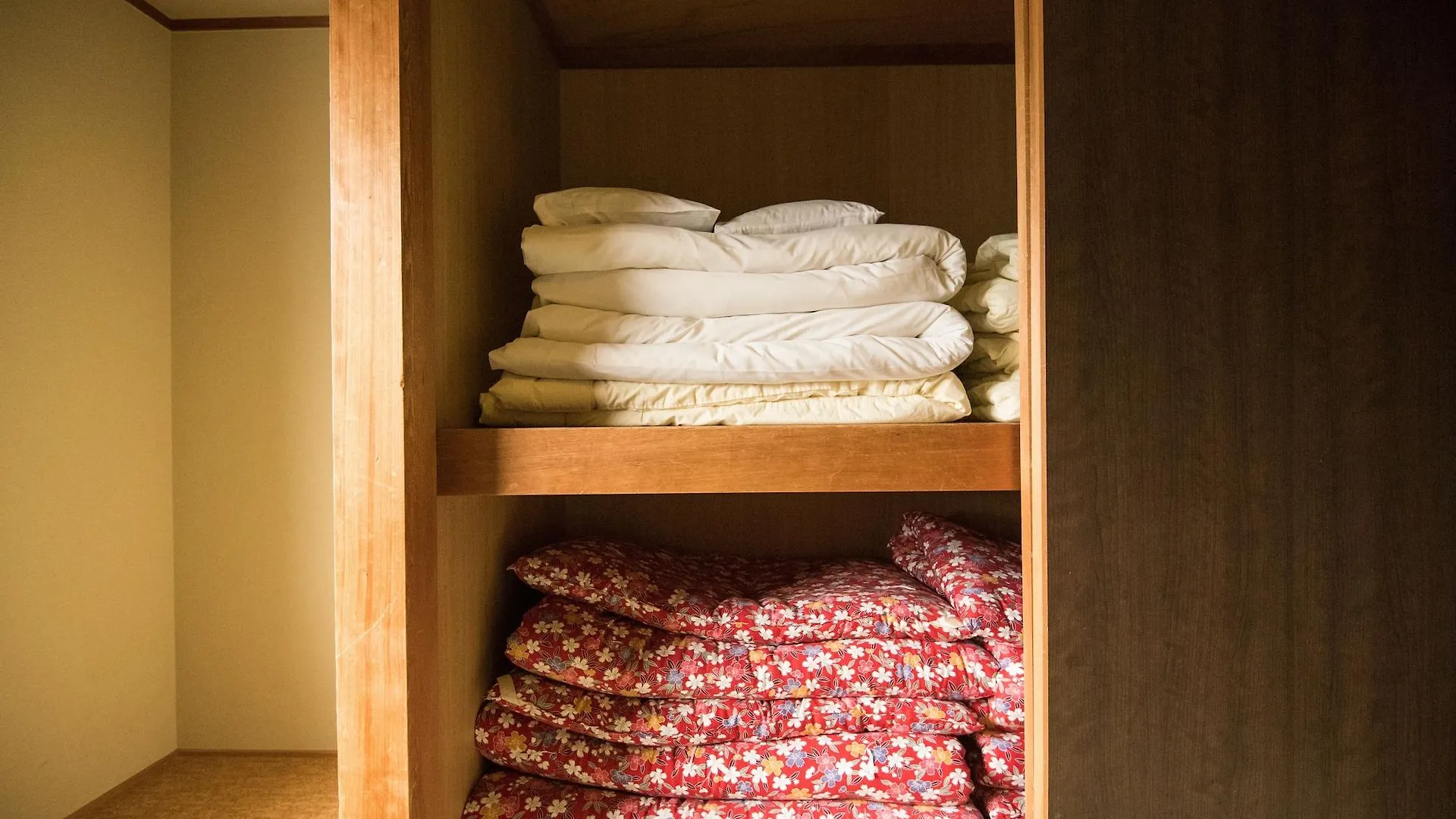 Отель Kyoto Travellers Inn